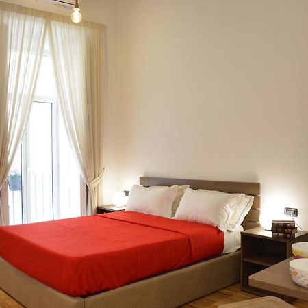 Domus Studio 25 Bed & Breakfast Napoli Esterno foto