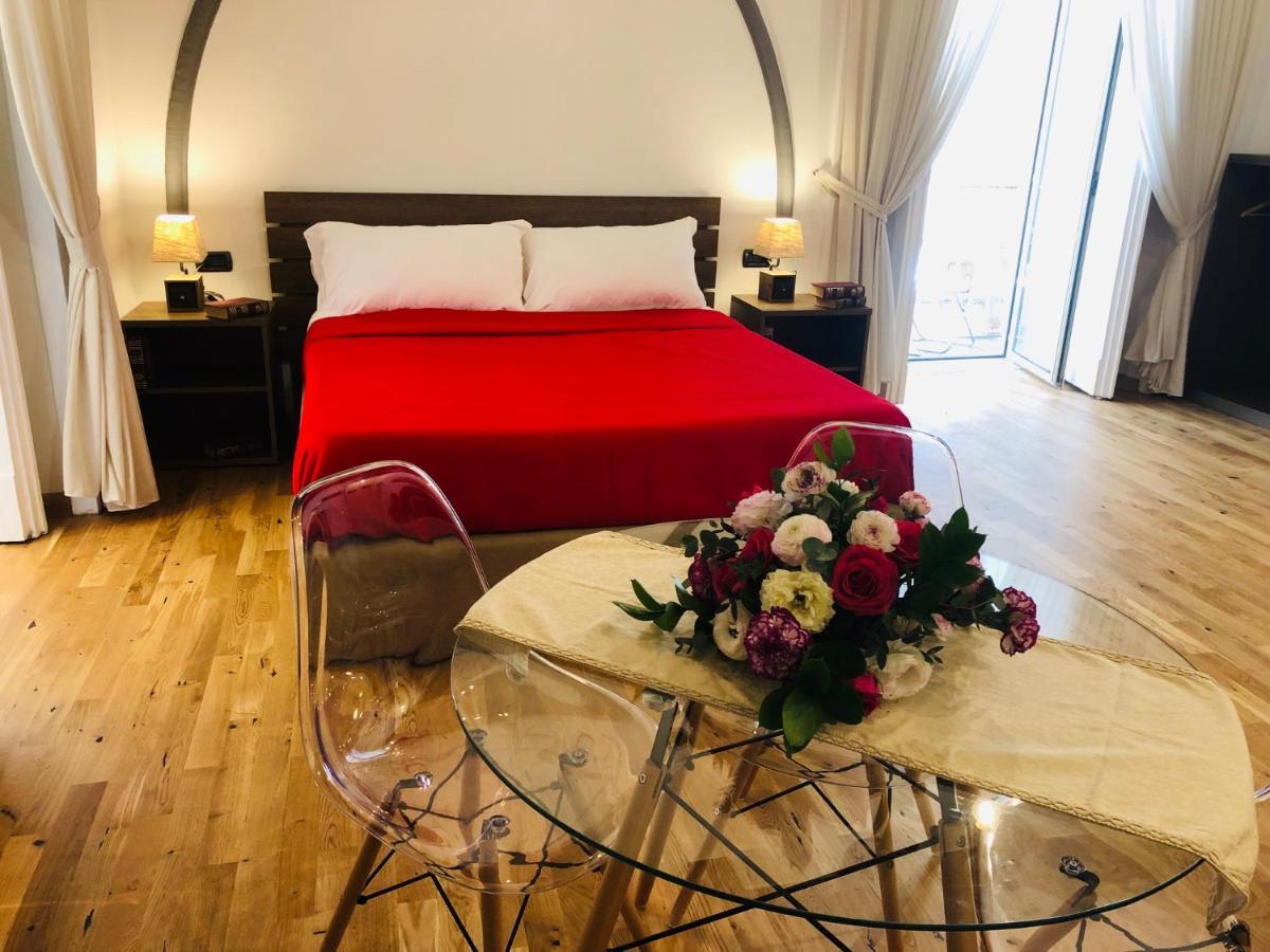 Domus Studio 25 Bed & Breakfast Napoli Esterno foto