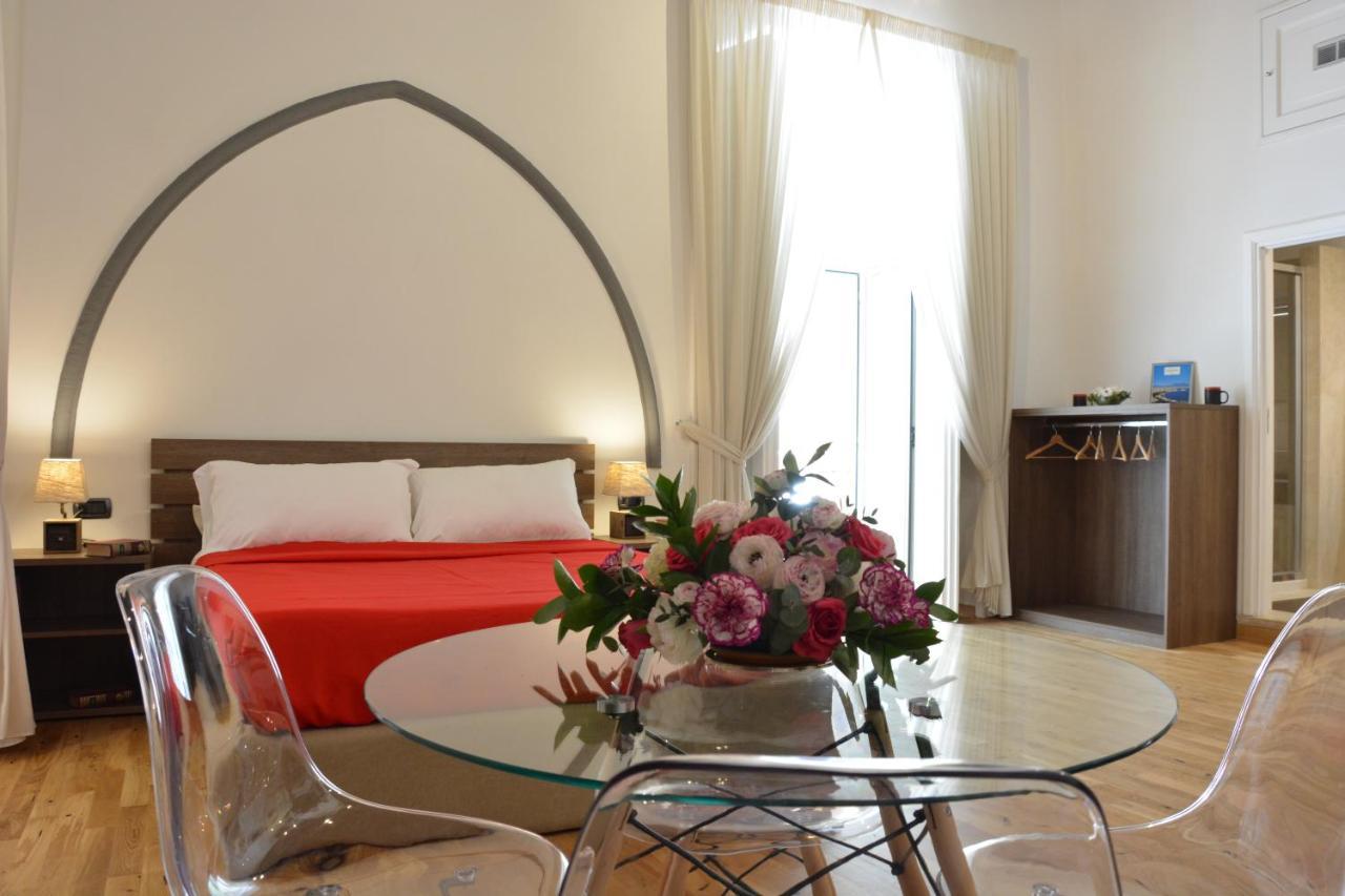 Domus Studio 25 Bed & Breakfast Napoli Esterno foto