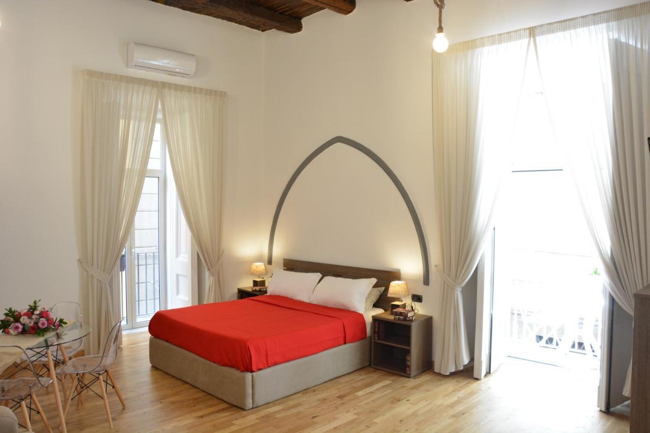 Domus Studio 25 Bed & Breakfast Napoli Esterno foto